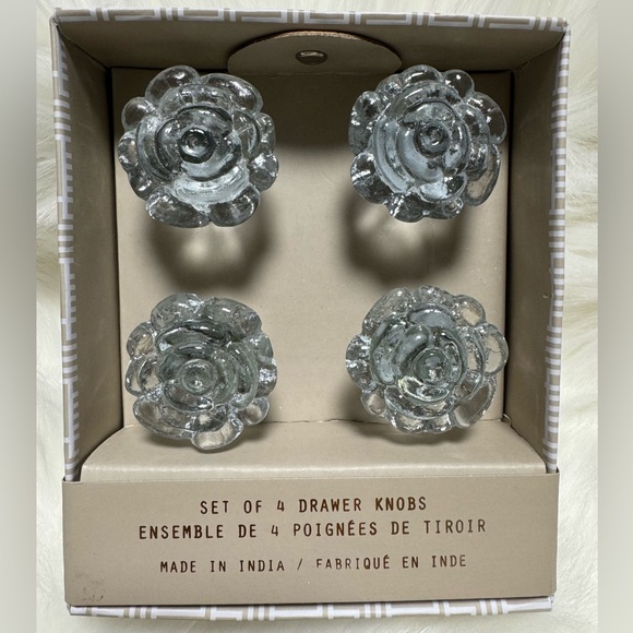 SET OF 4 DECORATIVE HANDCRAFTED IN INDIA GLASS DRAWER KNOBS - Picture 6 of 17